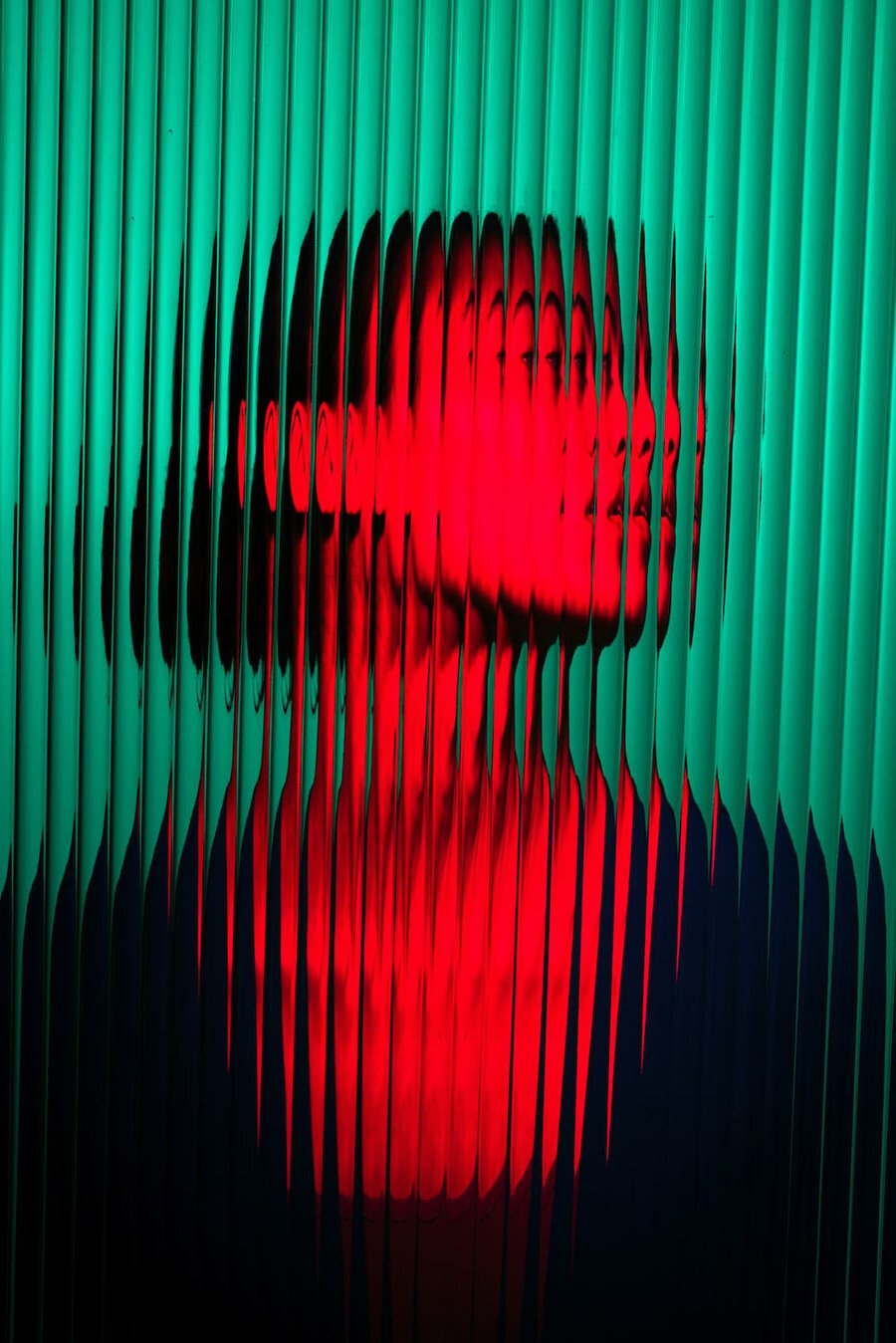 glass-face-red